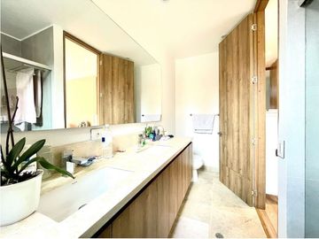 Apartamento en venta de 3 habitaciones con terraza en Bogotá, Rosales.