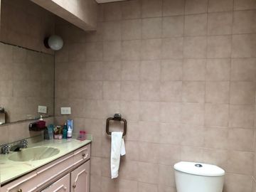 Casa en venta de 4 habitaciones con balcón en Bogotá, Niza.