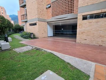 Apartamento en venta de 3 habitaciones con balcón en Bogotá, Lisboa.