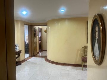 Apartamento en venta de 4 habitaciones en Bogotá, Santa Bárbara Occidental.