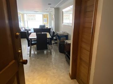 Apartamento en venta de 3 habitaciones en Bogotá, Santa Bárbara.