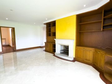 Casa en venta de 4 habitaciones con terraza en Bogotá, Guaymaral.