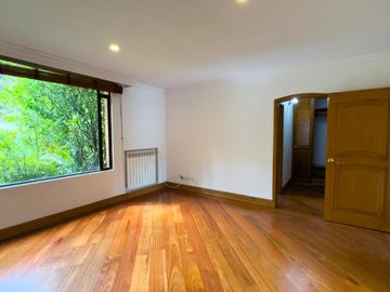 Casa en venta de 4 habitaciones con terraza en Bogotá, Guaymaral.