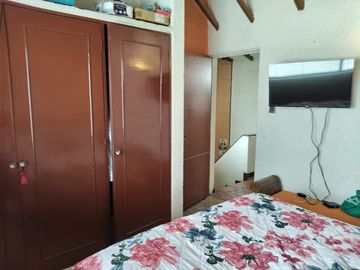 Apartamento en venta de 3 habitaciones con patio en Bogotá, Modelia.