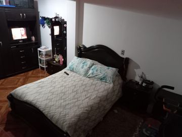 Casa en venta de 6 habitaciones en Bogotá, Molinos del viento.