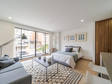 Apartaestudio en venta de 49m² con balcón en Bogotá, Chicó Norte.