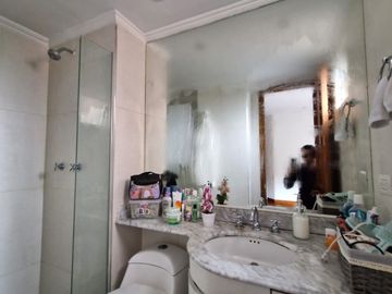Apartamento en venta de 3 habitaciones en Bogotá, Gratamira.