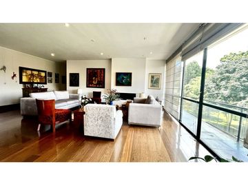 Apartamento en venta de 3 habitaciones con balcón en Bogotá, La Calleja Alta.