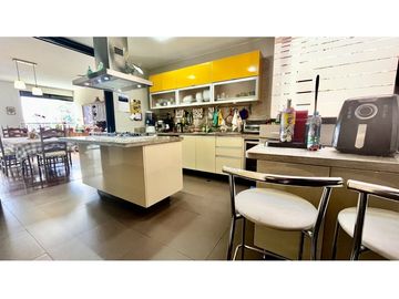 Apartamento en venta de 3 habitaciones con balcón en Bogotá, La Calleja Alta.