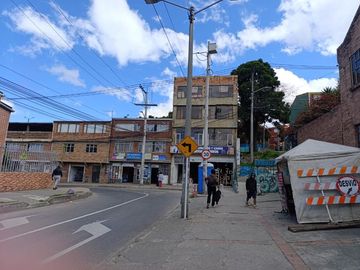 Casa en venta de 5 habitaciones en Bogotá, Molinos Sur.