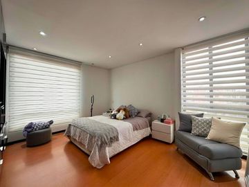 Apartamento en venta de 3 habitaciones en Bogotá, Santa Bárbara.