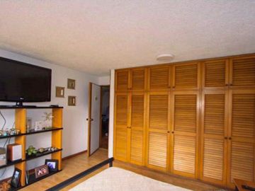Apartamento en venta de 5 habitaciones en Bogotá, San Patricio.