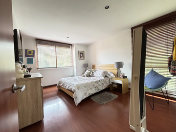 Apartamento en venta de 3 habitaciones con terraza en Bogotá, Gratamira.