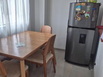 Casa en venta de 6 habitaciones con patio en Bogotá, Boyacá Real.