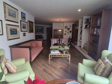 Apartamento en venta de 2 habitaciones en Bogotá, Rosales.