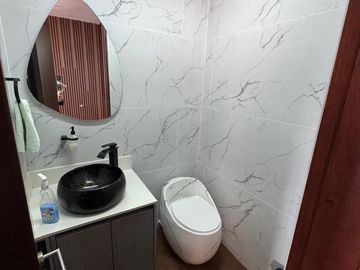 Apartamento en venta de 3 habitaciones con terraza en Bogotá, Monte Loma.
