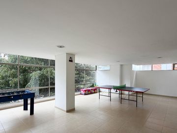 Apartamento en venta de 2 habitaciones en Bogotá, Cedro Narvaez-Usaquén.