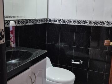 Casa en venta de 3 habitaciones en Bogotá, Alborada.