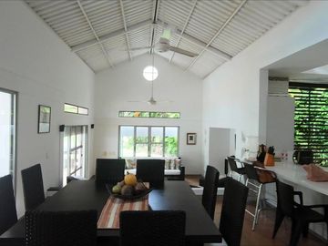 Casa en venta de 5 habitaciones con terraza en Ricaurte, Puerto Peñalisa.