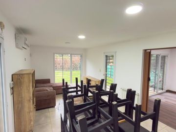 CHALET MODERNO EN VENTA  EN DOS PLANTAS  EN LOS ACANTILADOS