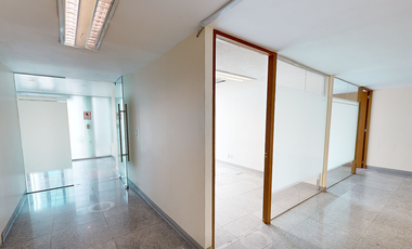 Oficina 516m2 acondicionada por plaza Loreto