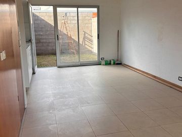 Venta Hermoso Dúplex de 1 dormitorio a Estrenar en el barrio Tierra Nueva de Fisherton con cochera