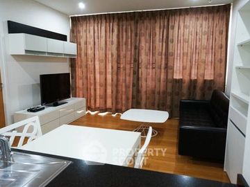 1-BR Condo at Wind Sukhumvit 23 near BTS Asok
