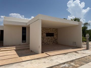 CASA EN VENTA DE UN PISO EN PRIVADA EN DZITYA, MERIDA YUCATAN CON AMENIDADES
