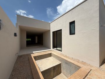 CASA EN VENTA DE UN PISO EN PRIVADA EN DZITYA, MERIDA YUCATAN CON AMENIDADES