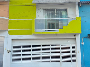 Casa en venta en Veracruz sobre A.v. Principal Col. Revolución