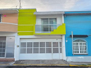 Casa en venta en Veracruz sobre A.v. Principal Col. Revolución