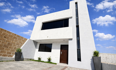 Casa en VENTA Modelo Flat en Coto Residencial con recamara en planta baja