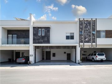 Casa en Renta Thessalia atras del  Christus Muguerza sur  Monterrey