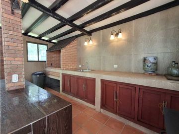 Se vende hermosa casa en Altos de Cerro Azul
