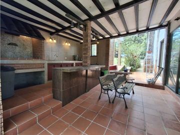 Se vende hermosa casa en Altos de Cerro Azul