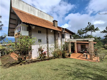 Se vende hermosa casa en Altos de Cerro Azul