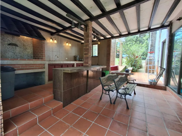 Se vende hermosa casa en Altos de Cerro Azul