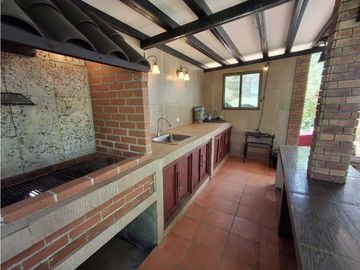 Se vende hermosa casa en Altos de Cerro Azul