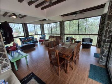Se vende hermosa casa en Altos de Cerro Azul