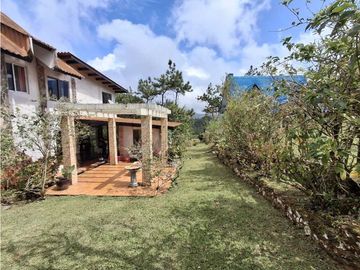 Se vende hermosa casa en Altos de Cerro Azul