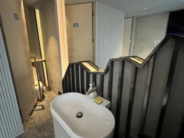 For rent Shophouse 200 sqm in Khlong Tan Nuea, Watthana, Bangkok BTS Thonglor
