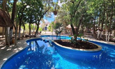 Casa en venta. En condominio en Puerto Morelos con 4 recmaras y 3 baños