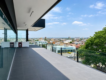PH Comercial u Oficina en Venta/Renta sobre Av. Américas