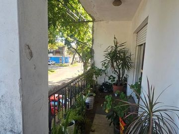 ALQUILER CASA 2 DORMITORIOS  BARRIO AZCUENAGA