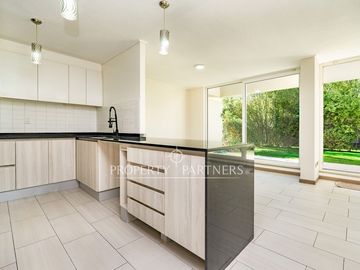 Venta de remodelado duplex en excelente estado.