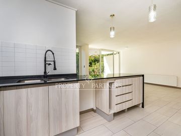 Venta de remodelado duplex en excelente estado.