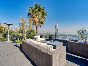 Moderna casa con espectacular vista