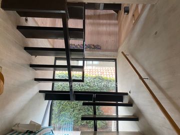 Amplia Casa Familiar de 3 Pisos – Amoblada