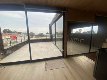 Amplia Casa Familiar de 3 Pisos – Amoblada