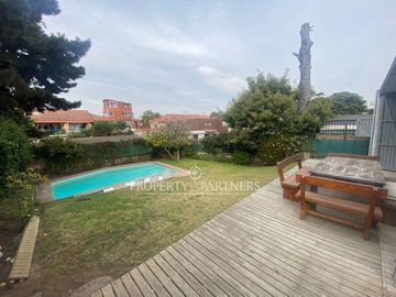 Amplia Casa Familiar de 3 Pisos – Amoblada